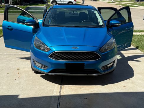 Used 2015 Ford Focus SE w/ Equipment Group 201A image 2