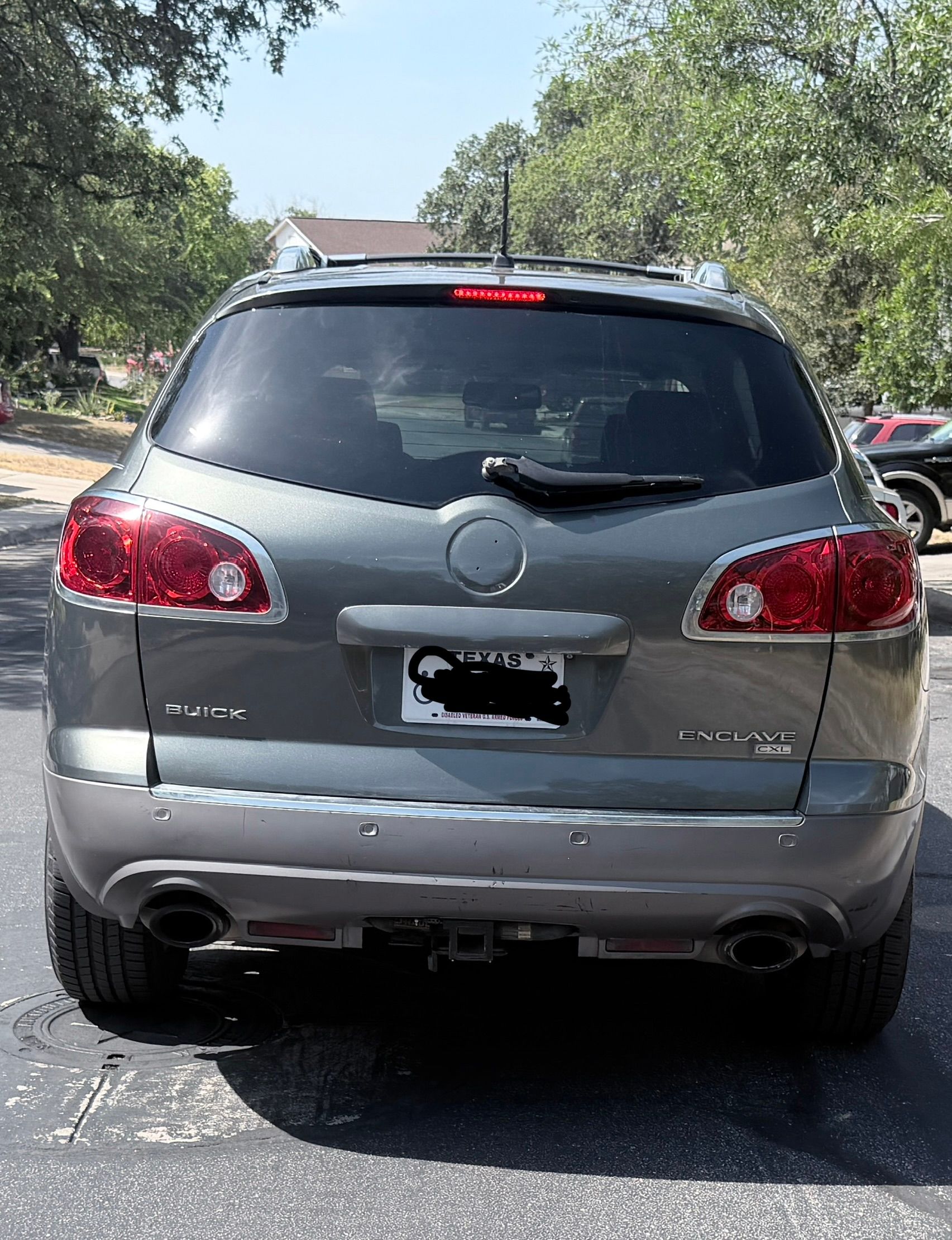 Used 2011 Buick Enclave CXL FWD image 24
