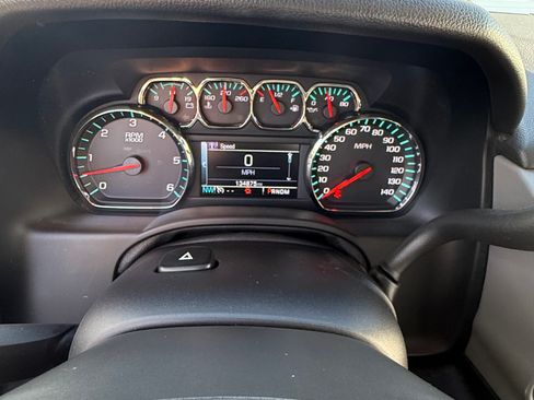 Used 2016 Chevrolet Suburban LT image 15