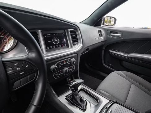 Used 2021 Dodge Charger SXT w/ Blacktop Package image 4