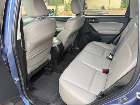 Used 2015 Subaru Forester 2.5i Limited AWD/4WD image 6
