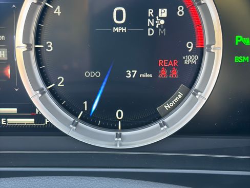 Used 2026 Lexus LC 500 Convertible w/ Touring Package RWD image 9