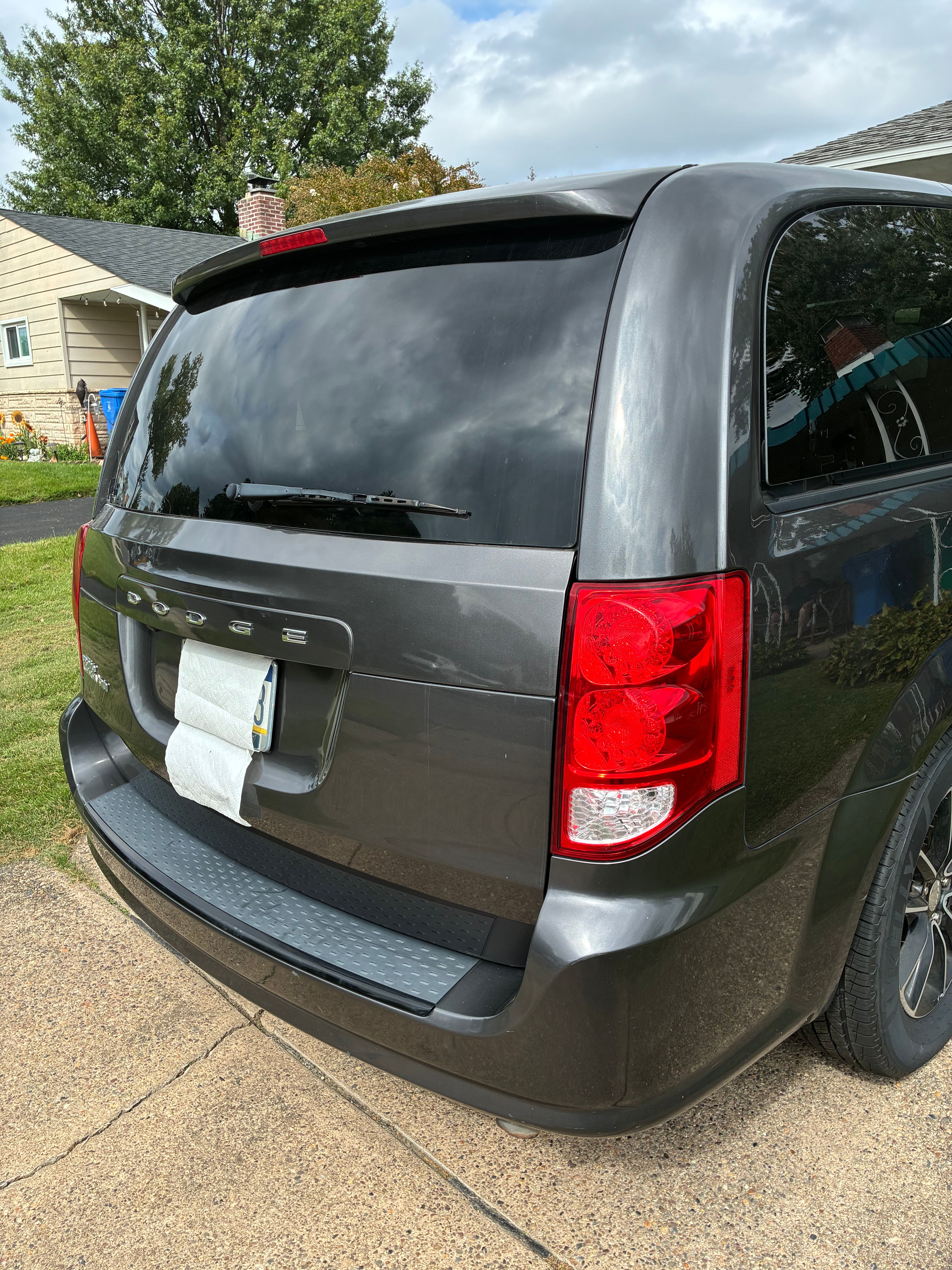 Used 2016 Dodge Grand Caravan SE FWD image 5