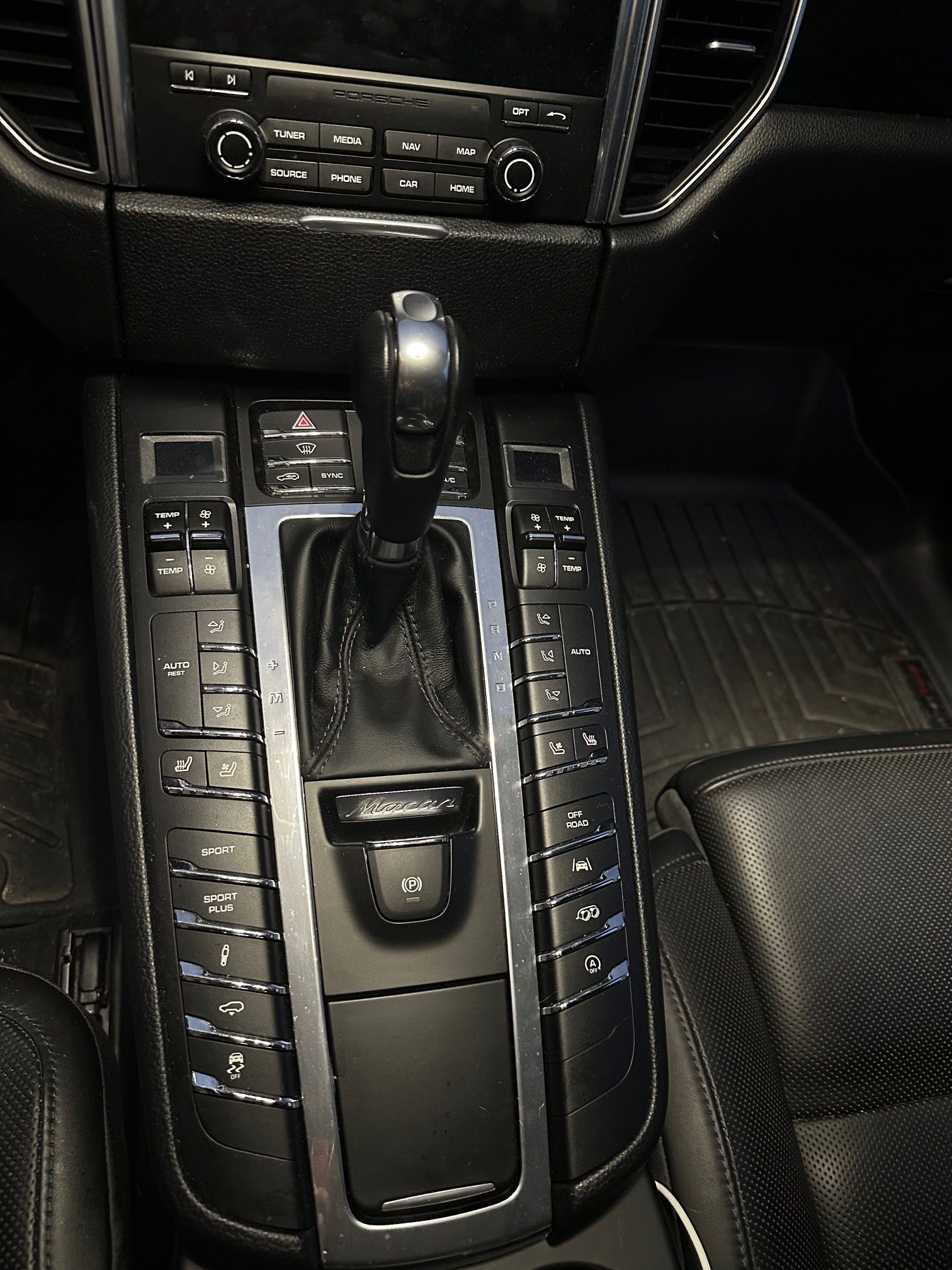 Used 2018 Porsche Macan GTS AWD/4WD image 12