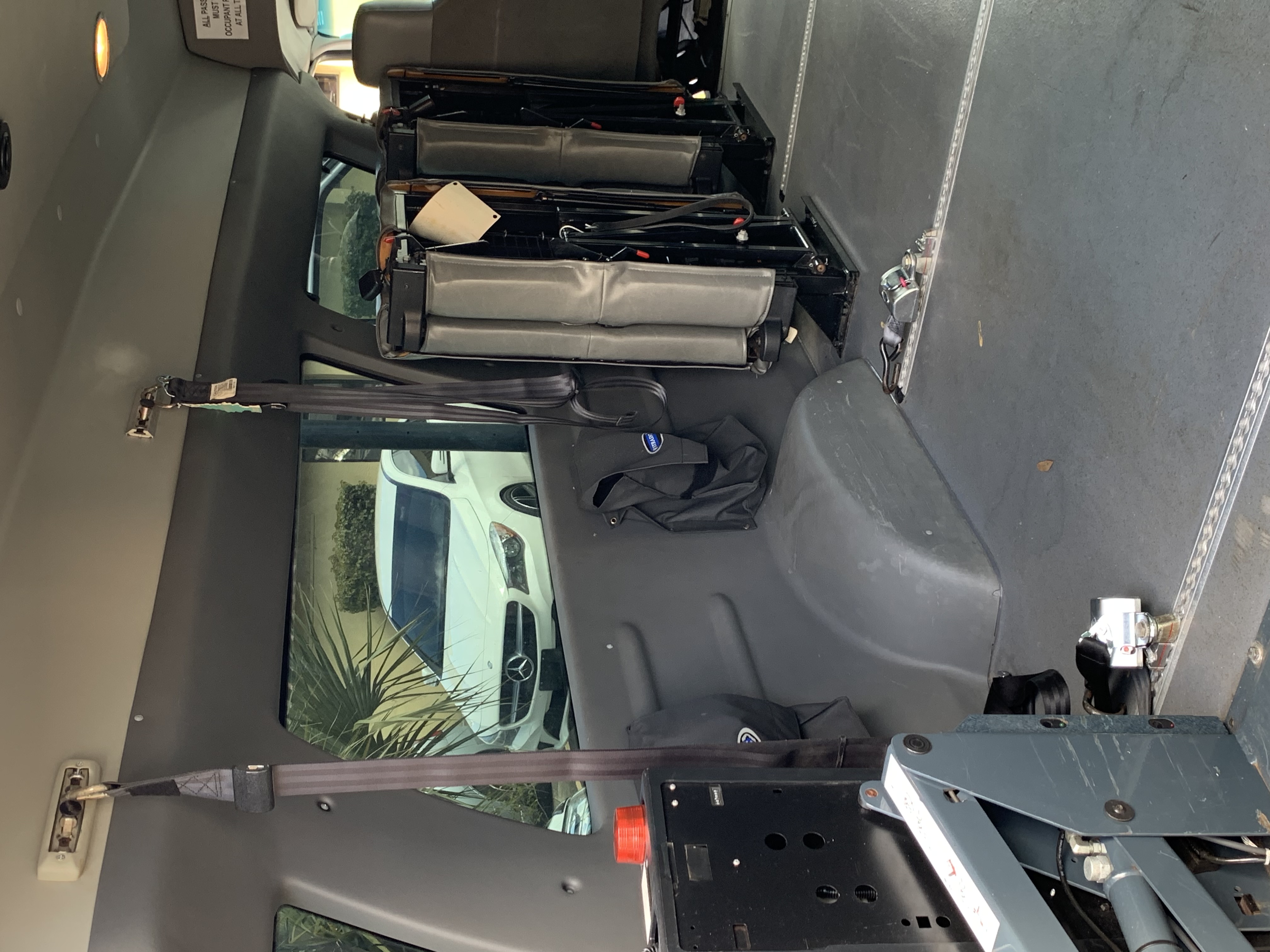 Used 2009 Ford E-250 and Econoline 250 Extended RWD image 6