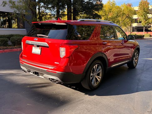 Used 2020 Ford Explorer Platinum w/ Premium Technology Package image 8