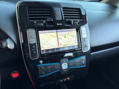 Used 2017 Nissan Leaf SL image 20