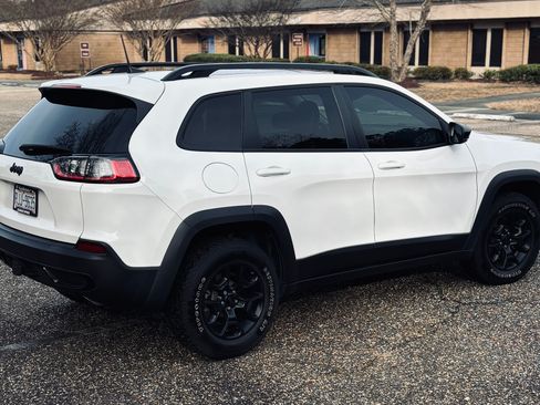 Used 2022 Jeep Cherokee Latitude w/ Sun & Sound Group image 6