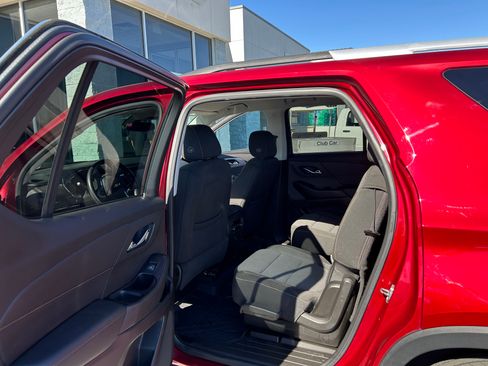 Used 2018 Chevrolet Traverse LT w/ LPO, Floor Liner Package image 12