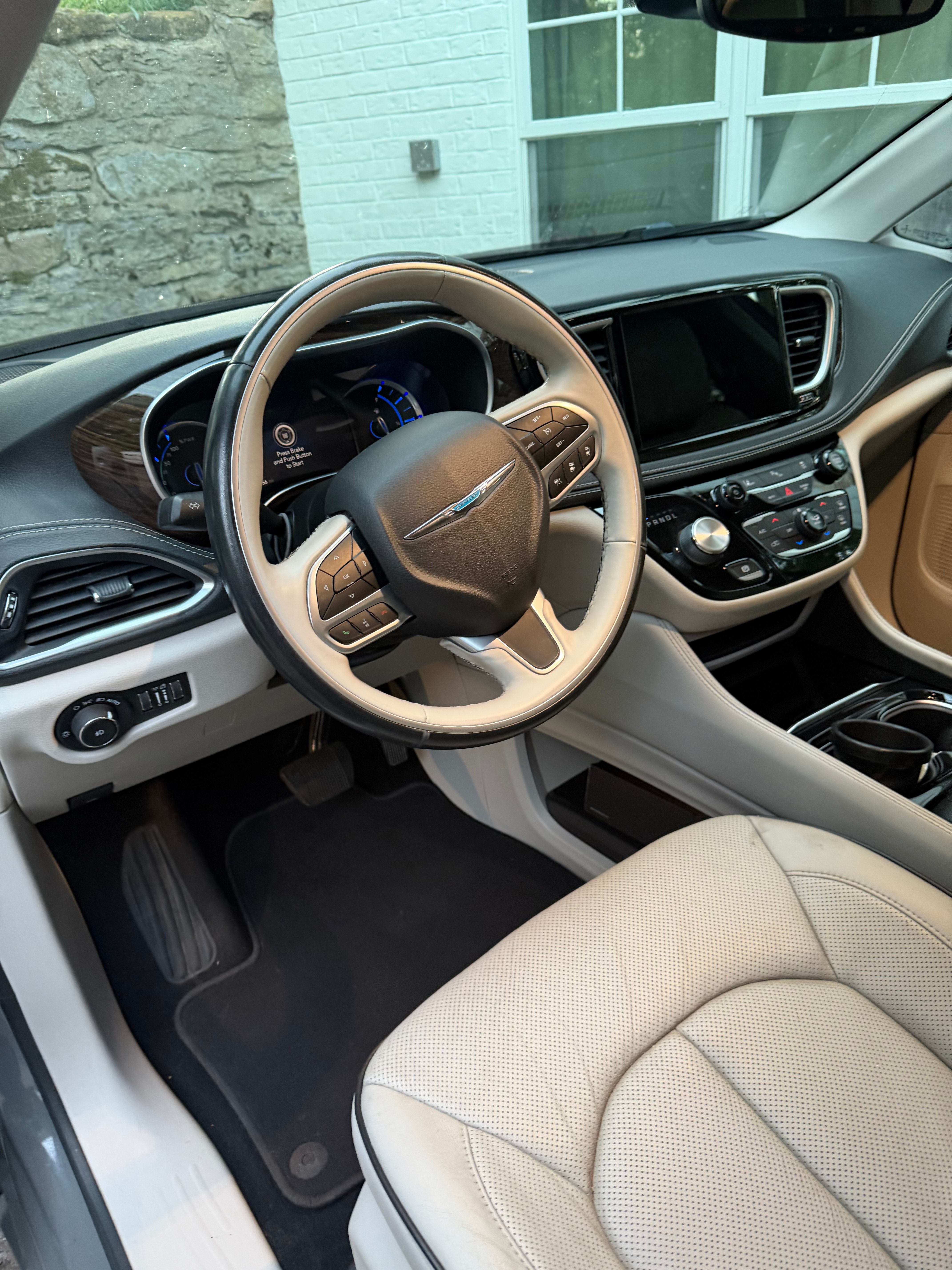 Used 2021 Chrysler Pacifica Limited FWD image 10