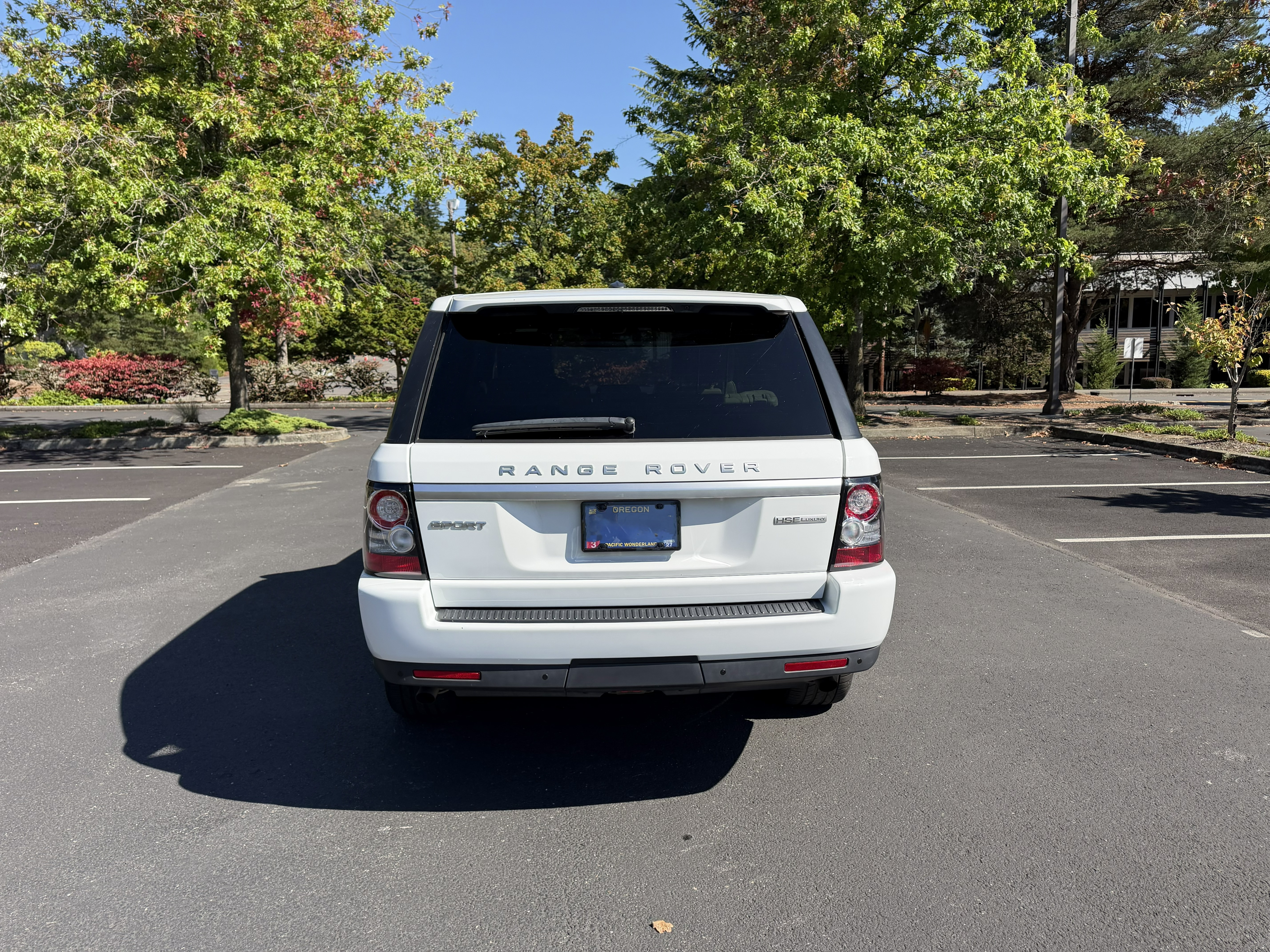Used 2013 Land Rover Range Rover Sport HSE LUX w/ Luxury Interior Pkg AWD/4WD image 8
