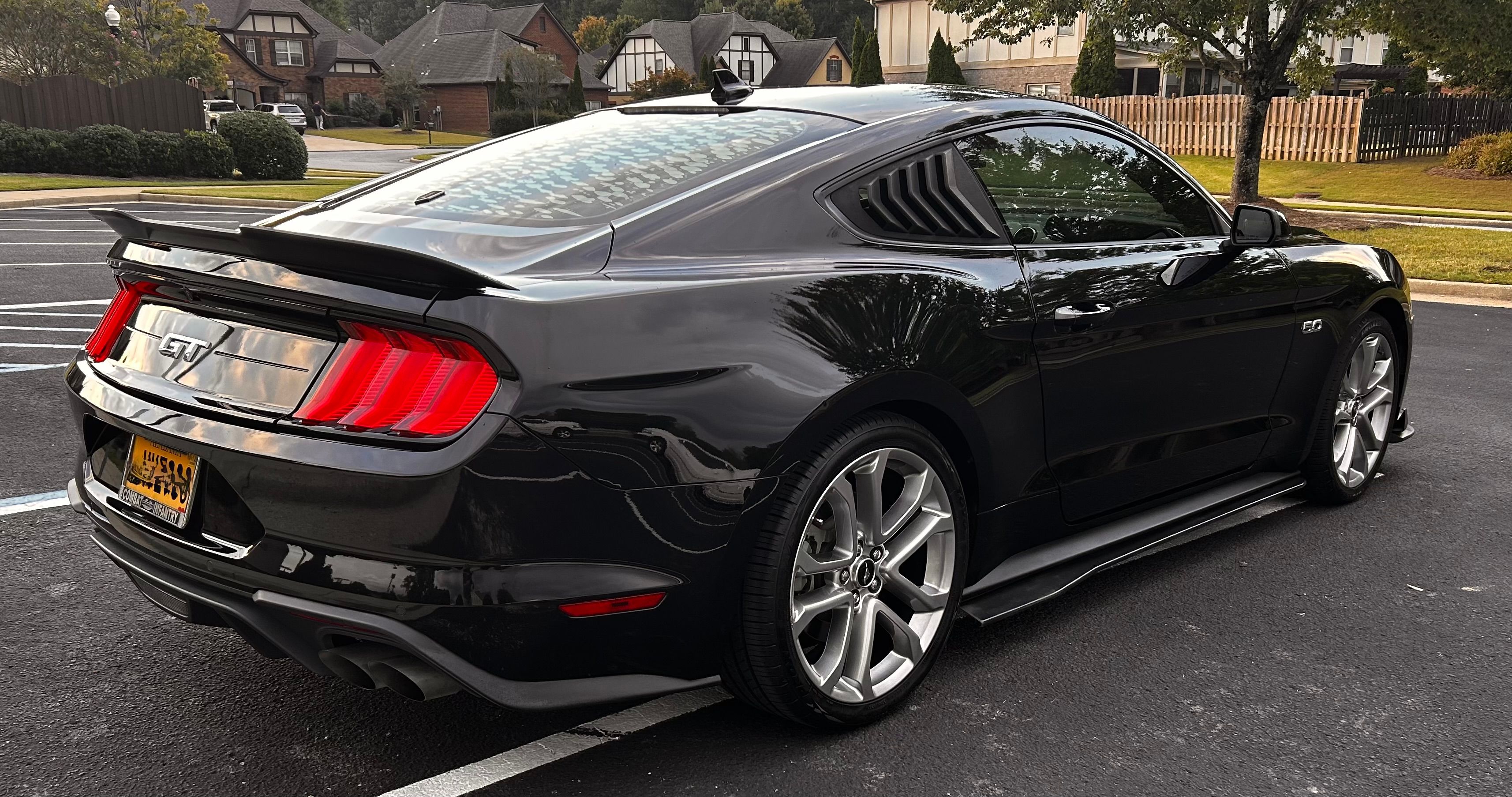Used 2020 Ford Mustang GT Premium w/ Equipment Group 401A RWD image 4