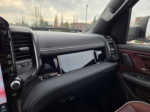 Used 2025 RAM 1500 Limited AWD/4WD image 14