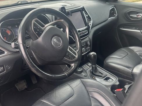 Used 2019 Jeep Cherokee High Altitude image 8