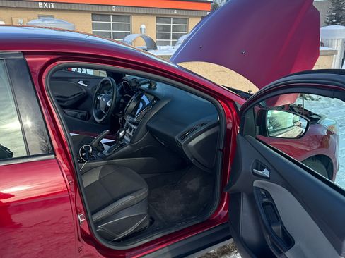 Used 2014 Ford Focus SE w/ SE Winter Package image 19