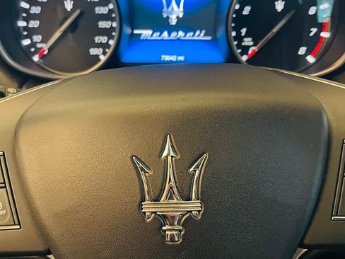 Used 2018 Maserati Levante S image 11