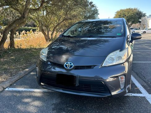 Used 2015 Toyota Prius Four image 17