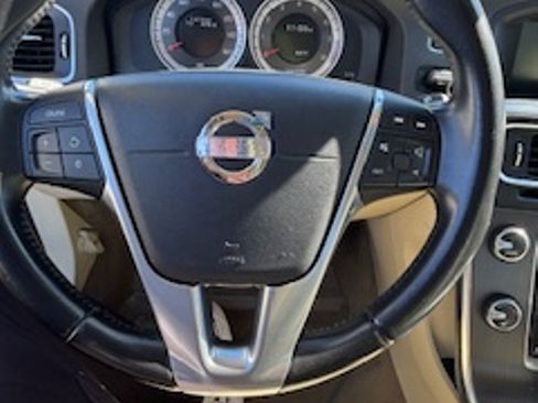 Used 2013 Volvo S60 T5 image 9