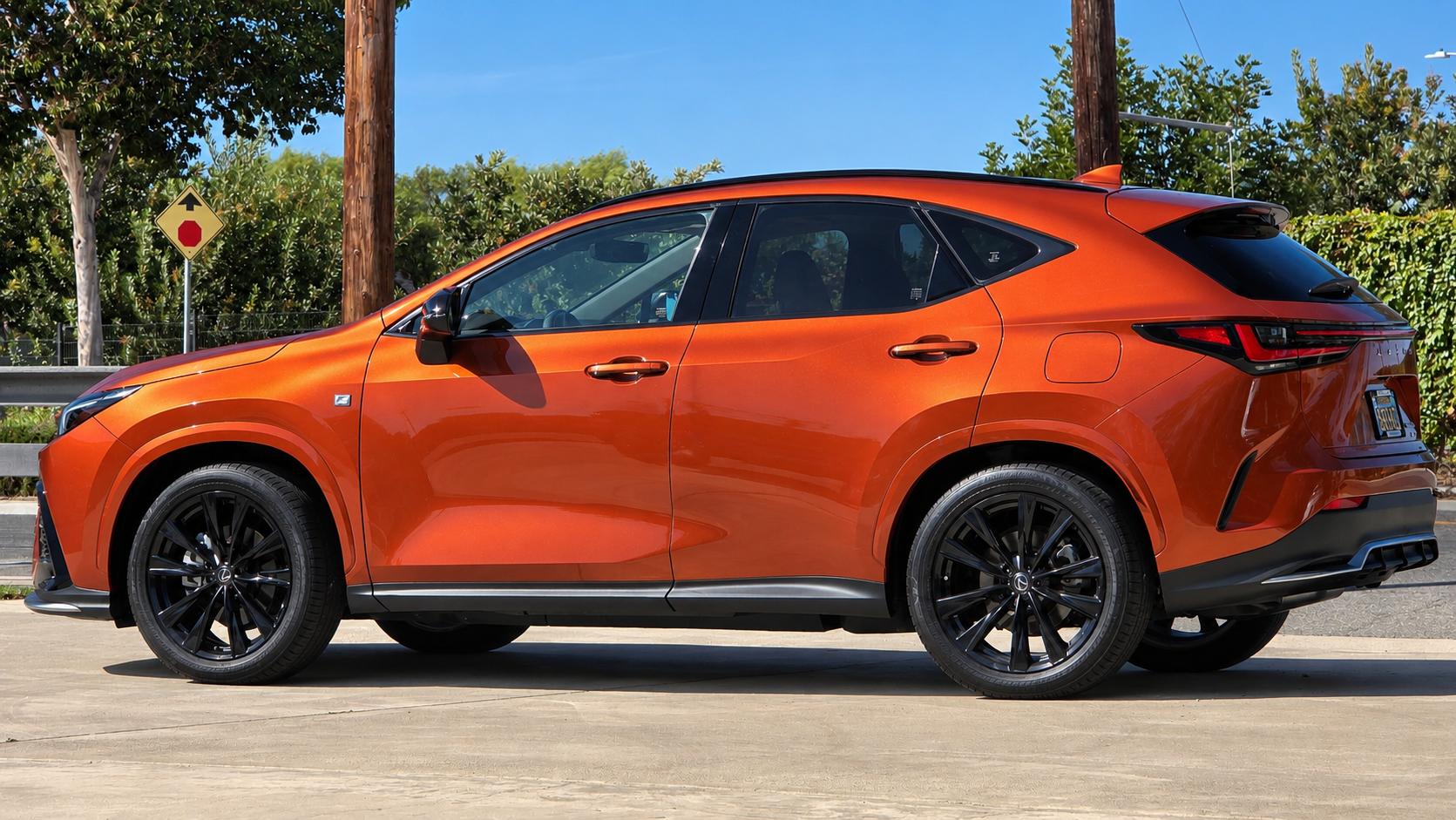 Used 2023 Lexus NX 450h+ F Sport w/ Accessory Package (Z2) AWD/4WD image 4