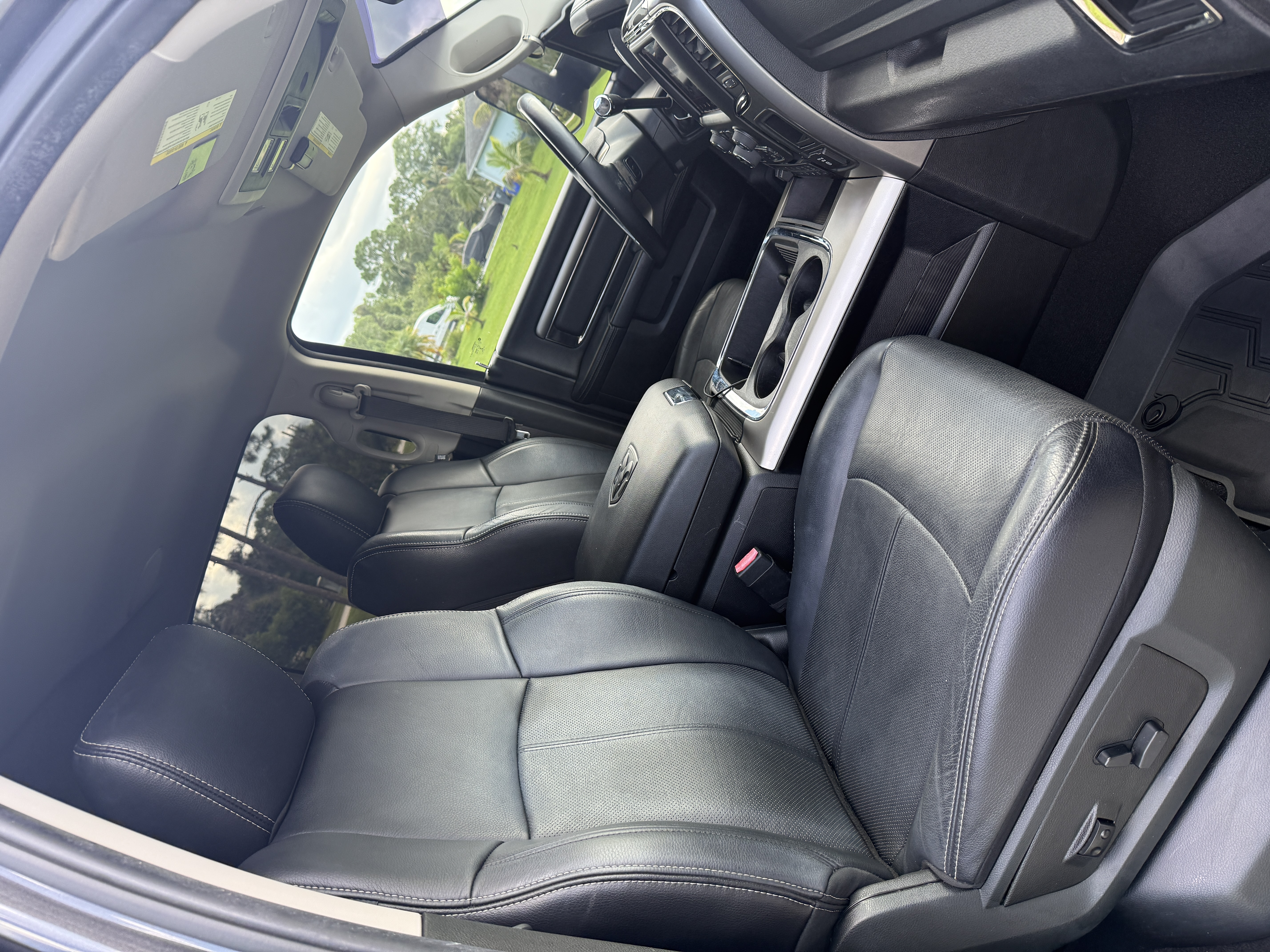 Used 2018 RAM 2500 Laramie w/ Sport Appearance Group AWD/4WD image 14