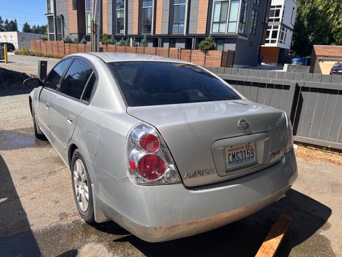 Used 2005 Nissan Altima 2.5 S w/ (S02) Side Airbags Pkg FWD image 5