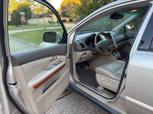Used 2004 Lexus RX 330 AWD image 2