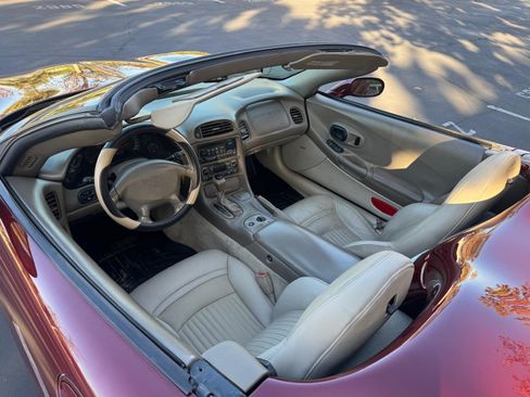 Used 2003 Chevrolet Corvette Convertible w/ Preferred Equipment Group1 image 9