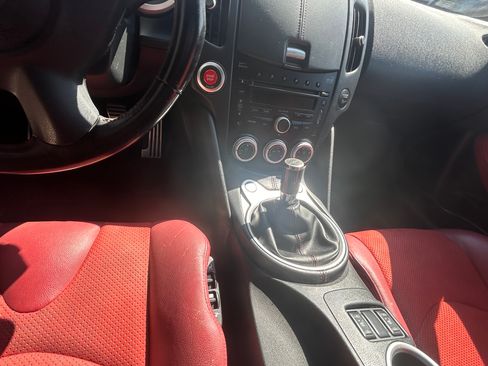 Used 2010 Nissan 370Z Touring w/ Sport Pkg RWD image 15