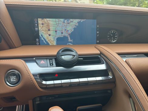 Used 2018 Lexus LC 500 Coupe w/ Touring Package RWD image 21