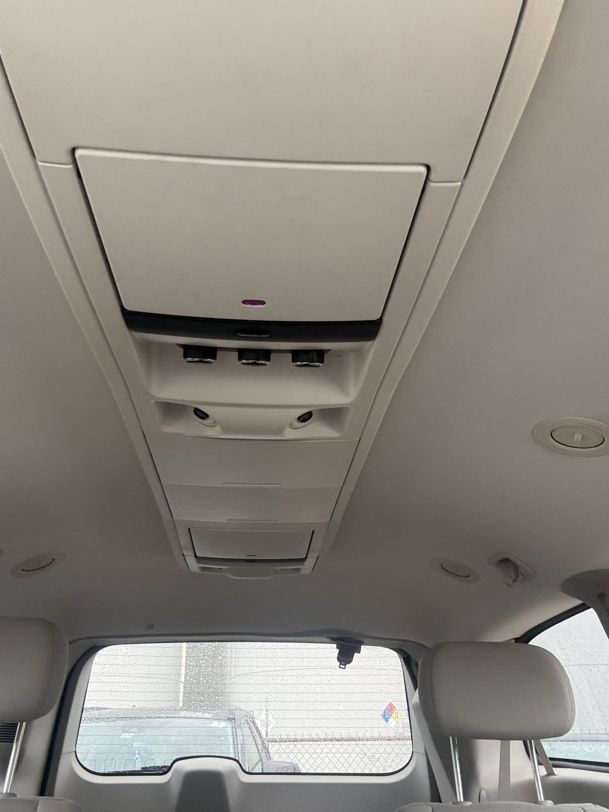Used 2009 Dodge Grand Caravan SXT w/ Entertainment Group 2 FWD image 13