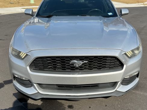 Used 2015 Ford Mustang Coupe image 5
