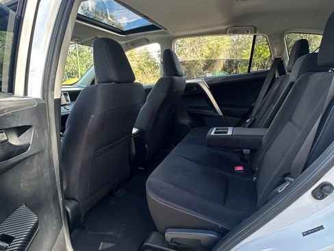 Used 2013 Toyota RAV4 XLE image 8