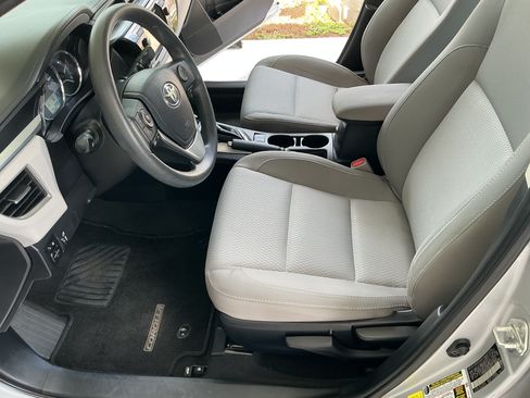 Used 2015 Toyota Corolla LE FWD image 10