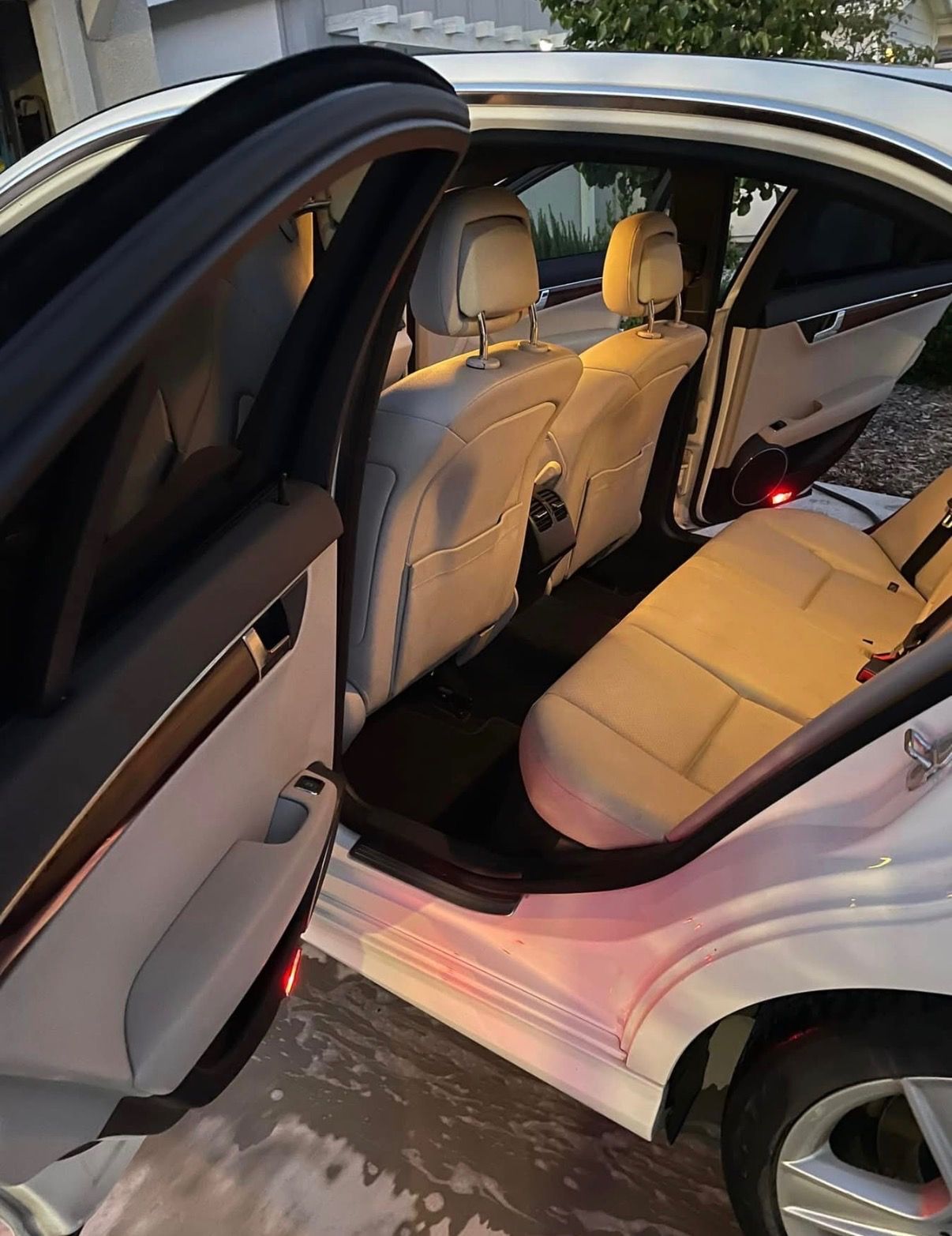 Used 2010 Mercedes-Benz C 300 Sedan image 10