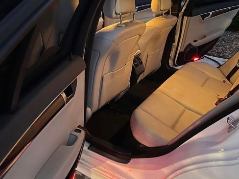 Used 2010 Mercedes-Benz C 300 Sedan image 10