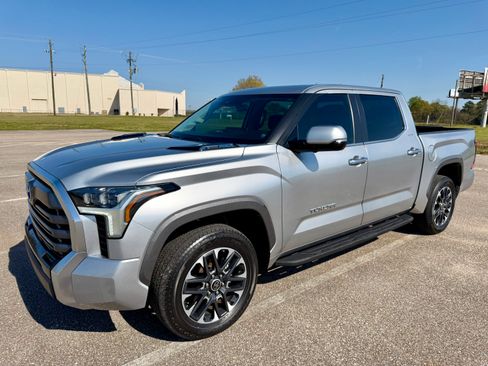 Used 2024 Toyota Tundra Limited image 2