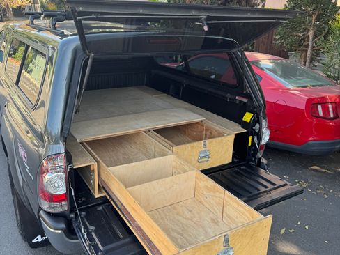 Used 2011 Toyota Tacoma 4x4 Access Cab V6 w/ TRD Off-Road Pkg image 17