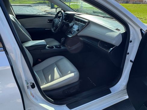 Used 2016 Toyota Avalon XLE image 8