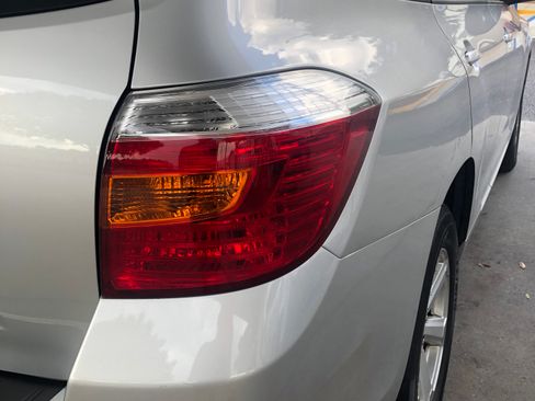 Used 2010 Toyota Highlander 2WD image 12