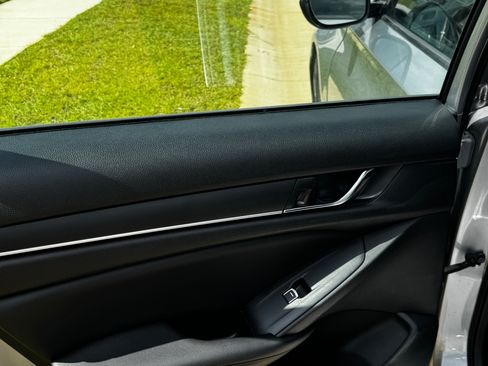 Used 2021 Honda Accord Sport Special Edition image 10