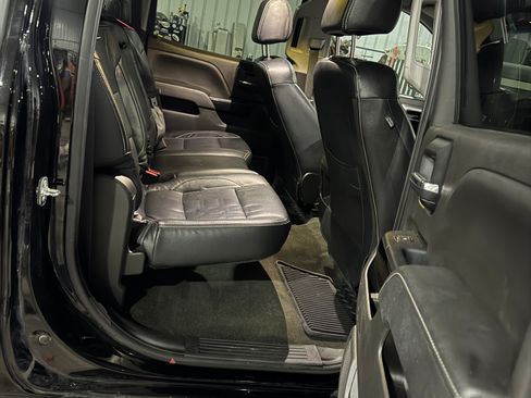 Used 2018 Chevrolet Silverado 1500 LT w/ All Star Edition image 9