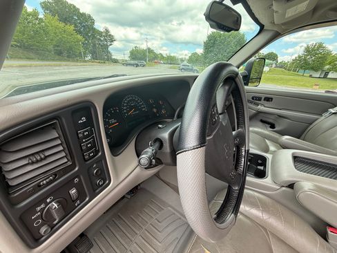 Used 2007 Chevrolet Silverado 3500 LT w/ Heavy-Duty Power Package AWD/4WD image 26