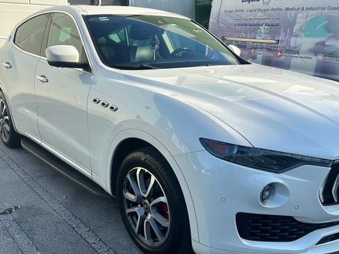 Used 2019 Maserati Levante image 13