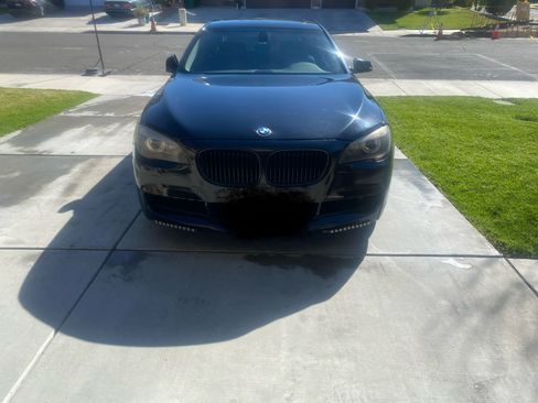 Used 2010 BMW 750Li xDrive 750Li xDrive Sedan 4D image 2