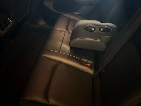 Used 2020 Tesla Model Y Long Range image 11