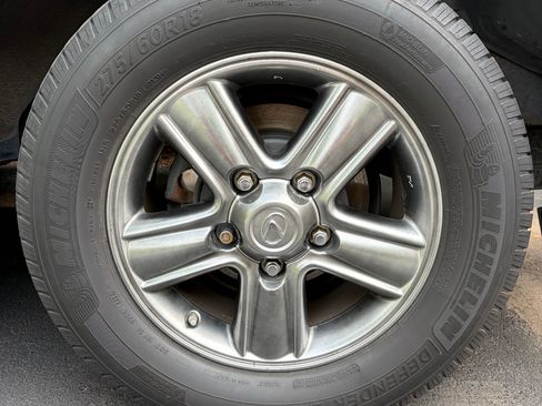 Used 2006 Lexus LX 470 4WD w/ Preferred Accessory Pkg image 17