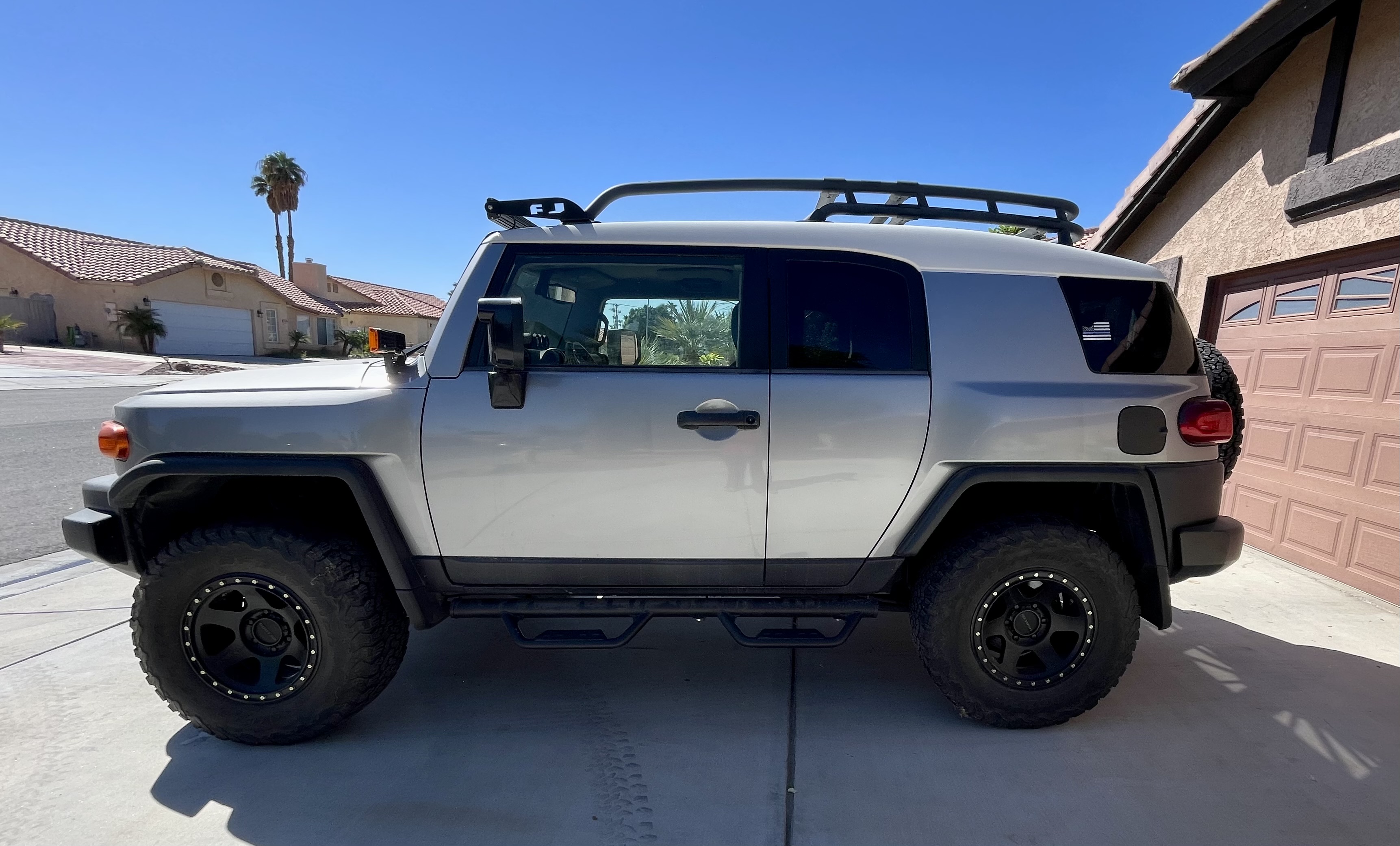 Used 2012 Toyota FJ Cruiser 4WD w/ Convenience Pkg image 2