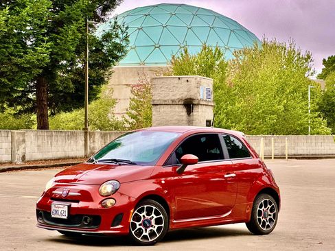 Used 2013 FIAT 500 Turbo w/ Comfort/Convenience Group image 1