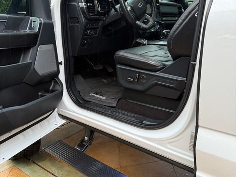 Used 2021 Ford F150 Platinum image 15