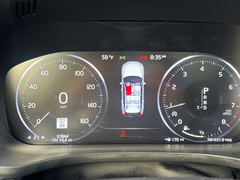 Used 2020 Volvo XC60 T5 Momentum w/ Protection Package Premier image 8